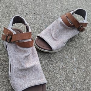 Women's Blowfish Tan Open Toe Shoes Sandal 6.5M